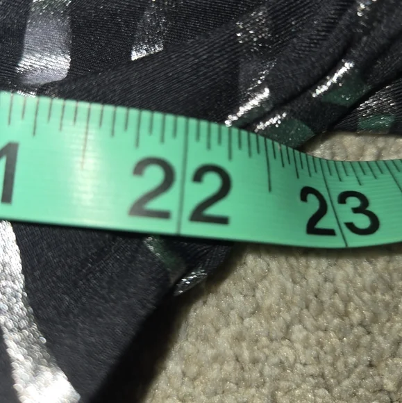 Cropped long sleeve top - Picture 4 of 8